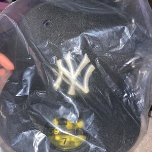 NY fitted cap